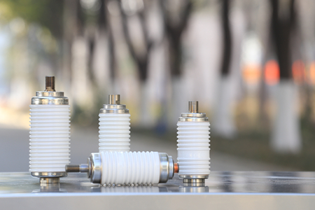 真空開關(guān)管接觸點(diǎn)選什么材質(zhì)好？一般為銅合金！